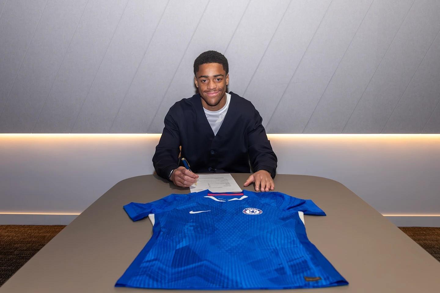 kaiyun-官方：17岁边锋麦奎因与切尔西签下首份职业合同